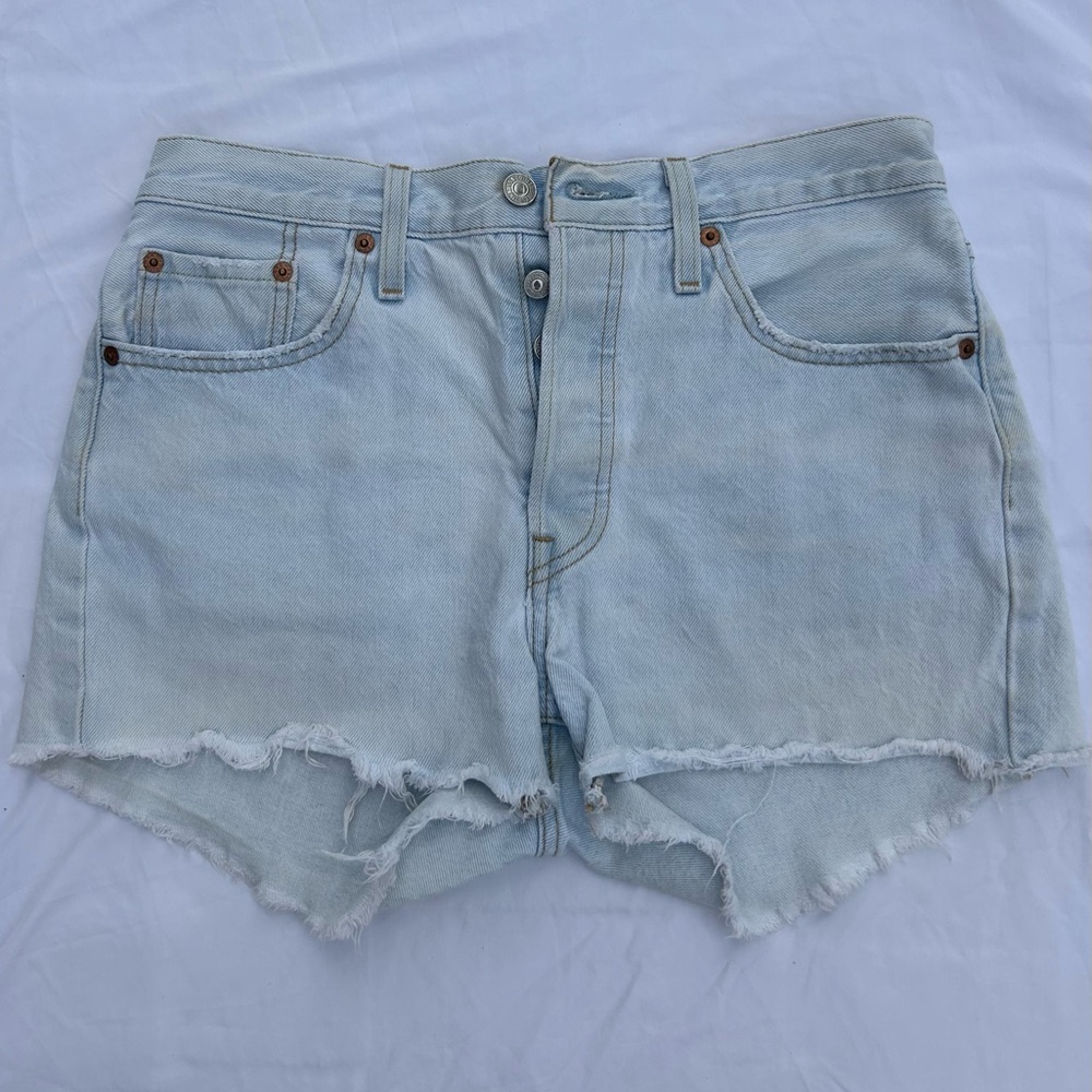 Levi's Light Blue Denim Frayed Hem Shorts size 28